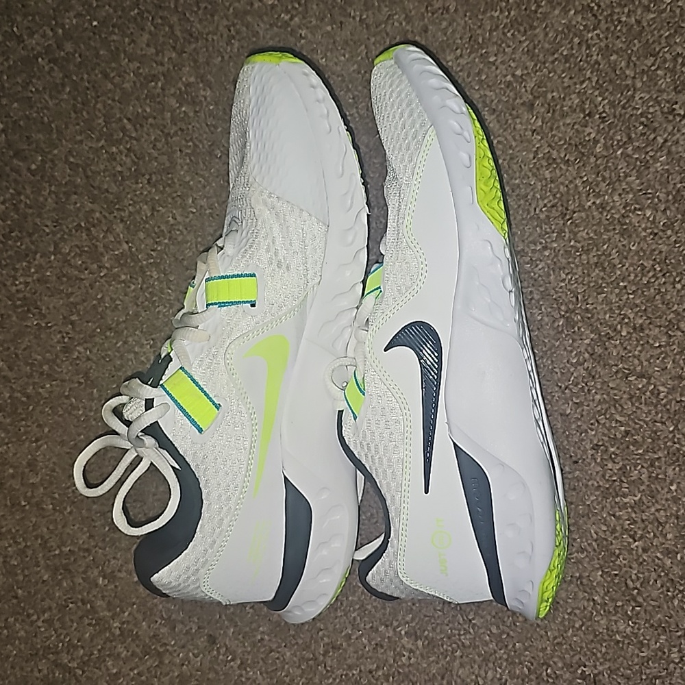 Nike Renew Retaliation TR 2 'White Volt